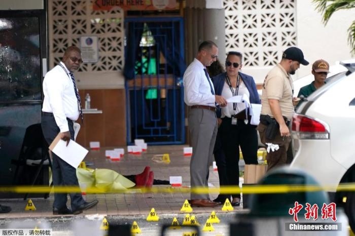 當(dāng)?shù)貢r間5月30日凌晨，位于美國佛羅里達州東南部的邁阿密戴德縣發(fā)生大規(guī)模槍擊事件，造成2人死亡、20多人受傷。圖為槍擊案現(xiàn)場。