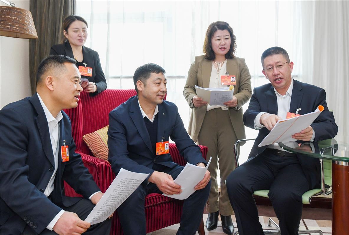 奮進(jìn)2024｜代表來(lái)了！自治區(qū)十四屆人大二次會(huì)議召開(kāi)在即