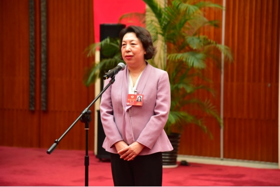 內(nèi)蒙古兩會 “委員通道dierchang1606.png