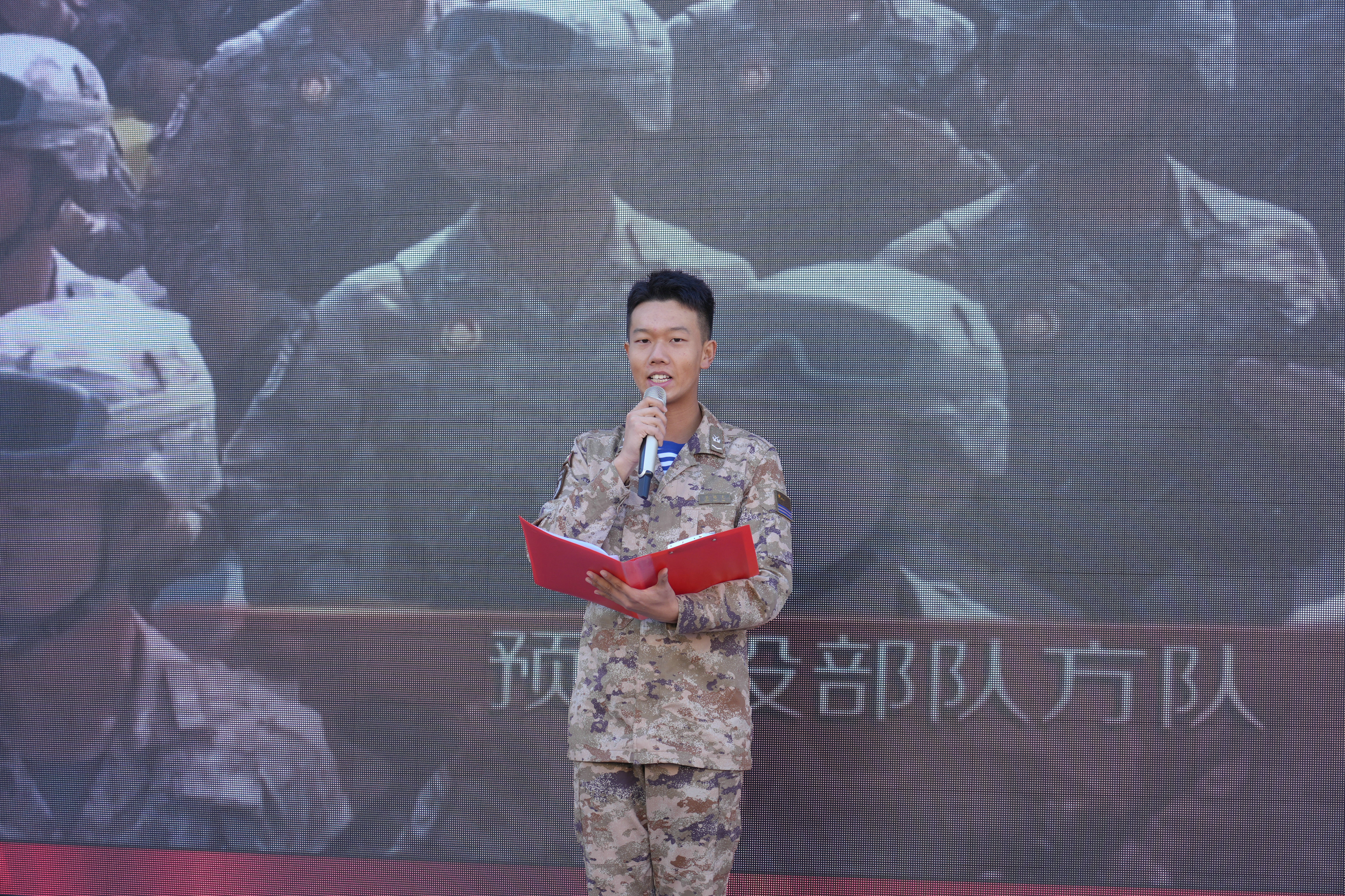 1758208189403896.jpg 光榮.jpg