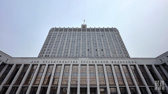 △俄羅斯聯(lián)邦政府大廈。（總臺(tái)央視記者范一鳴拍攝）