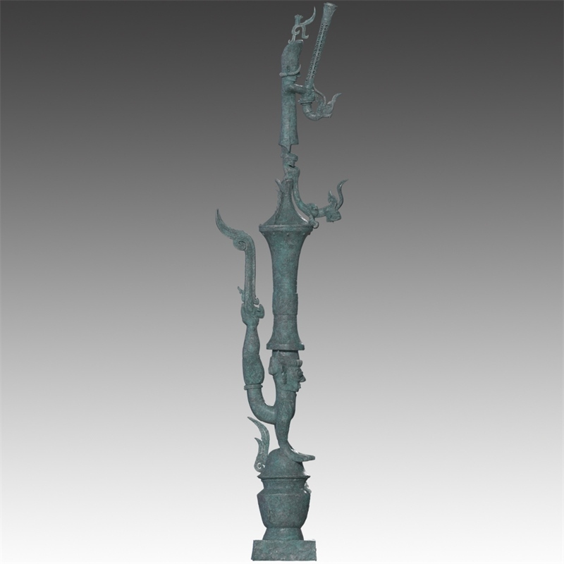 銅罍座倒立鳥足頂尊神像。四川省文物考古研究院供圖