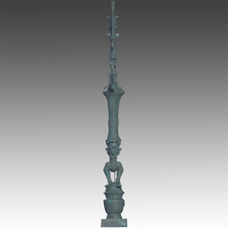 銅罍座倒立鳥足頂尊神像。四川省文物考古研究院供圖