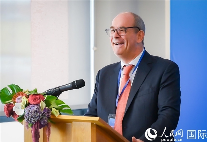 圖為倫敦?戶港代表致辭。人民網(wǎng) 郭錦標攝