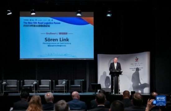 9月21日，在德國杜伊斯堡，杜伊斯堡市市長澤倫·林克出席2023新絲路物流論壇并致辭。新華社記者 張帆 攝