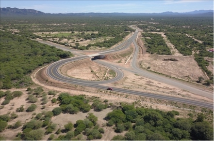 埃爾埃斯皮諾公路項(xiàng)目互通立交航拍。中國中鐵供圖