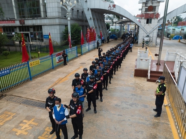 移交現(xiàn)場(chǎng)。公安部供圖