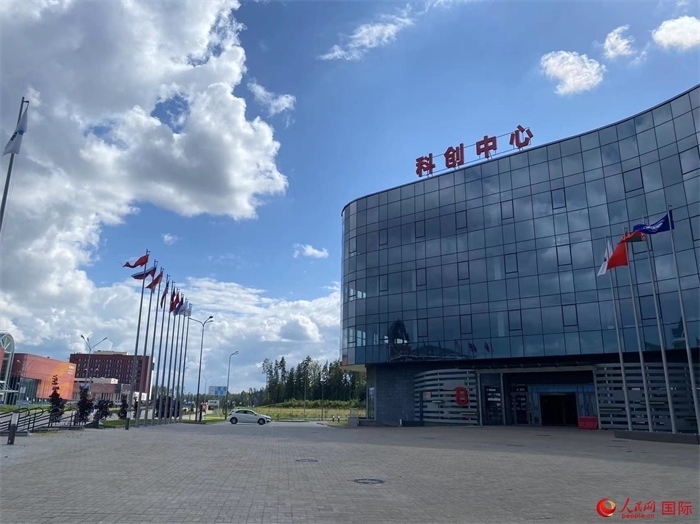 中白科技成果產(chǎn)業(yè)化創(chuàng)新中心大樓。人民網(wǎng)記者 王震攝