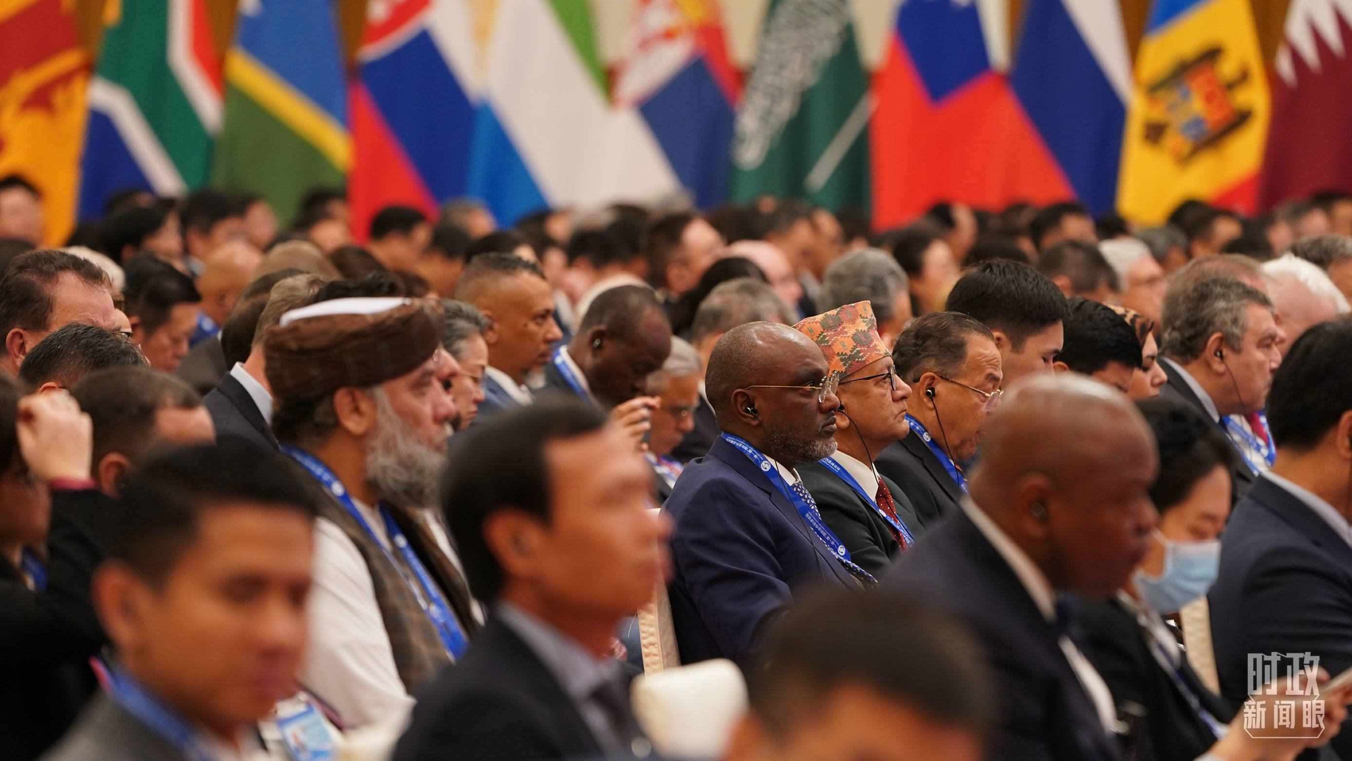 △開幕式現(xiàn)場的與會嘉賓。（總臺國廣記者李晉拍攝）