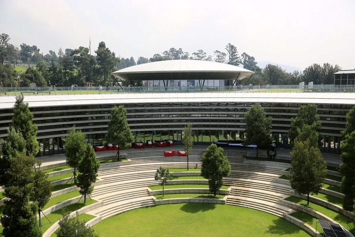 這是在埃塞俄比亞首都亞的斯亞貝巴拍攝的河岸綠色發(fā)展項(xiàng)目設(shè)施之一科技博物館（9月16日攝）。新華社記者 汪平 攝