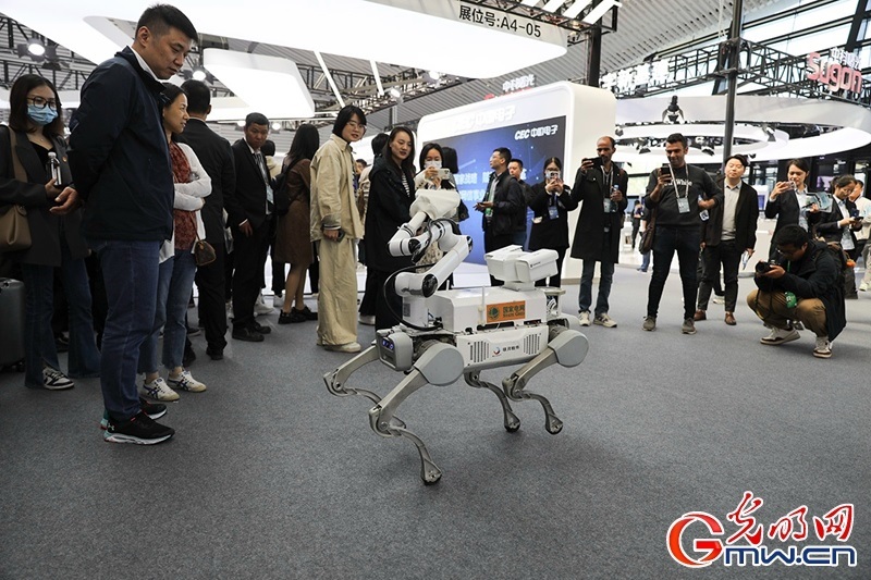 【烏鎮(zhèn)鏡像】“互聯(lián)網(wǎng)之光”博覽會(huì):黑科技展示“智”造魅力