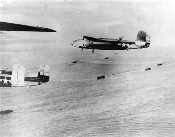 1942年4月18日，美國航空母艦甲板上B－25解放式轟炸機(jī)起飛轟炸東京工業(yè)區(qū)域，此為日本首次受盟軍之進(jìn)攻。