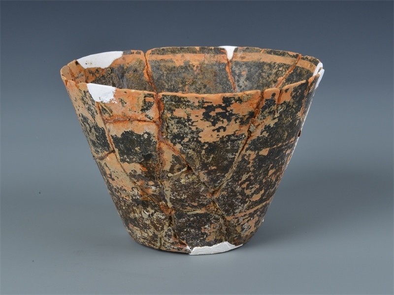 出土的蛋殼彩陶杯。國家文物局供圖