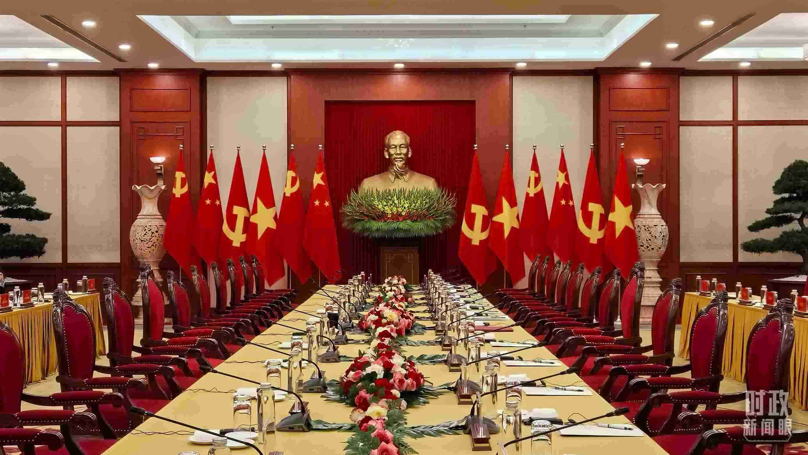 △當(dāng)?shù)貢r(shí)間12月12日下午，習(xí)近平在這里與阮富仲舉行會(huì)談，這是會(huì)談開(kāi)始前的場(chǎng)景。（總臺(tái)央視記者邢彬拍攝）