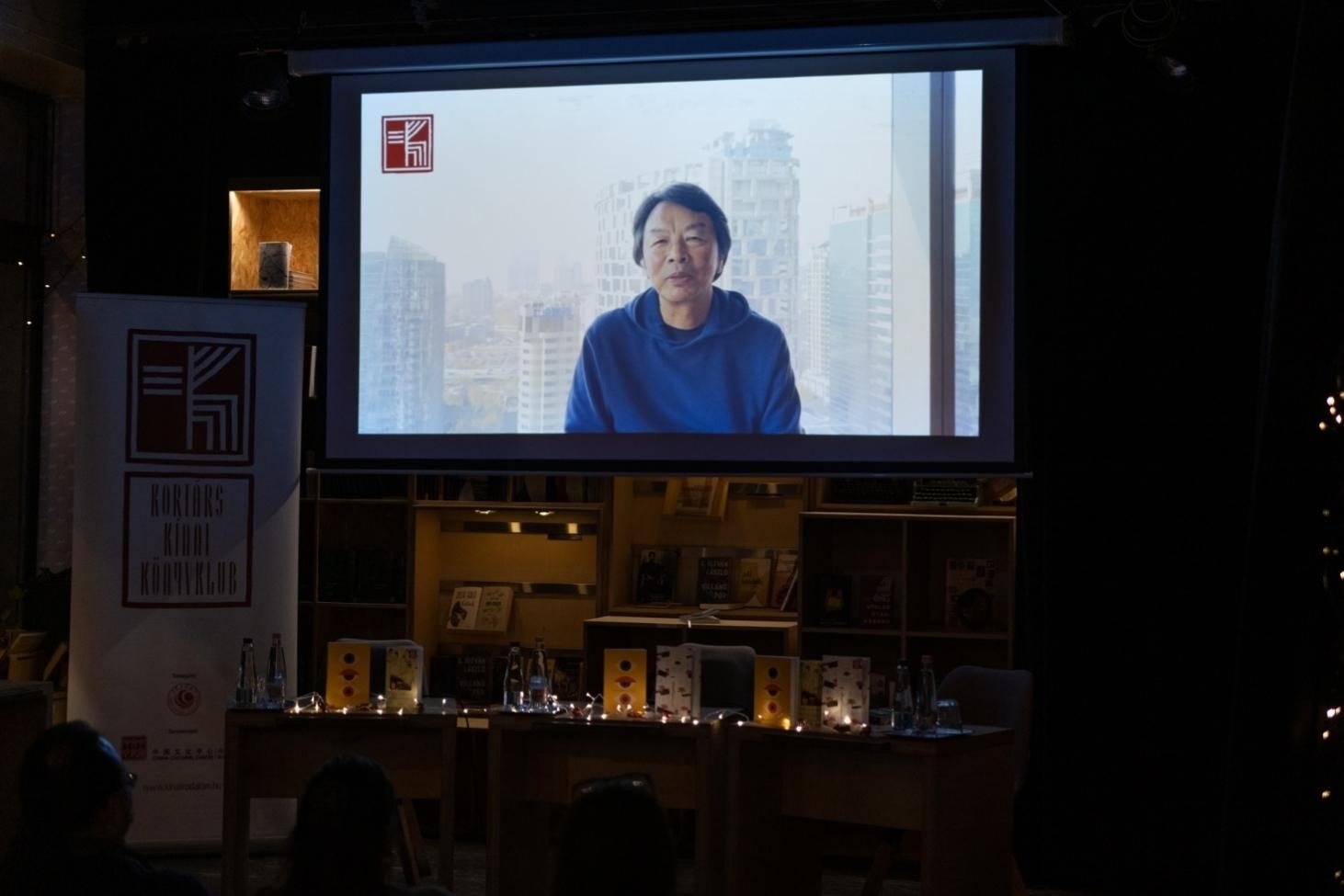 劉震云通過(guò)視頻介紹小說(shuō)。摩爾多瓦尼·巴爾納巴斯攝