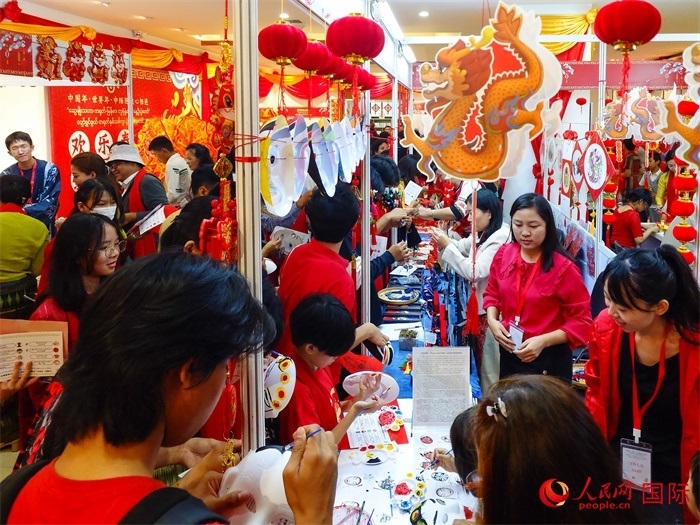 活動現(xiàn)場氣氛熱烈。人民網(wǎng)記者 謝佳君攝