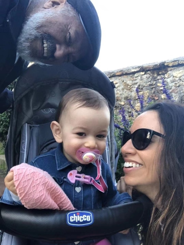 丹尼爾和家人在北京。圖片由受訪者提供