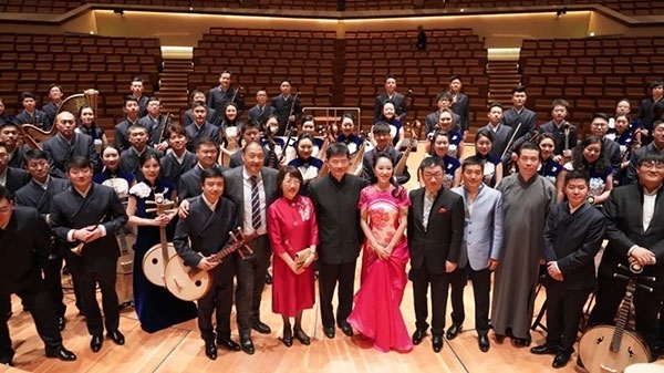 “”天地永樂·中國節(jié)“”音樂會演出人員合影。中國駐德國大使館供圖