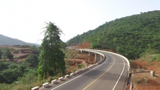 中塞友誼公路。