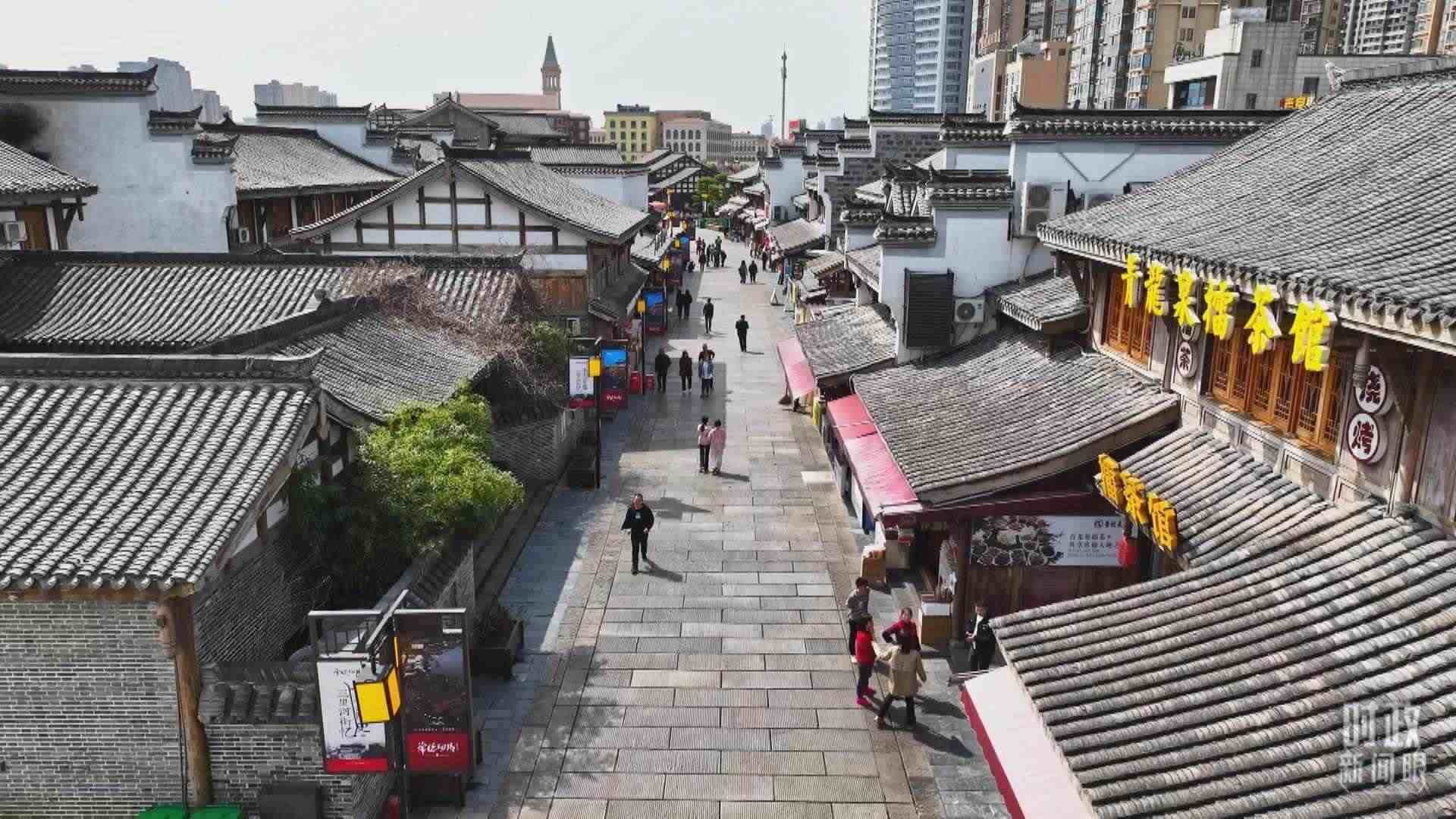 △常德河街。（總臺記者姚鵬、溫盛強(qiáng)拍攝）