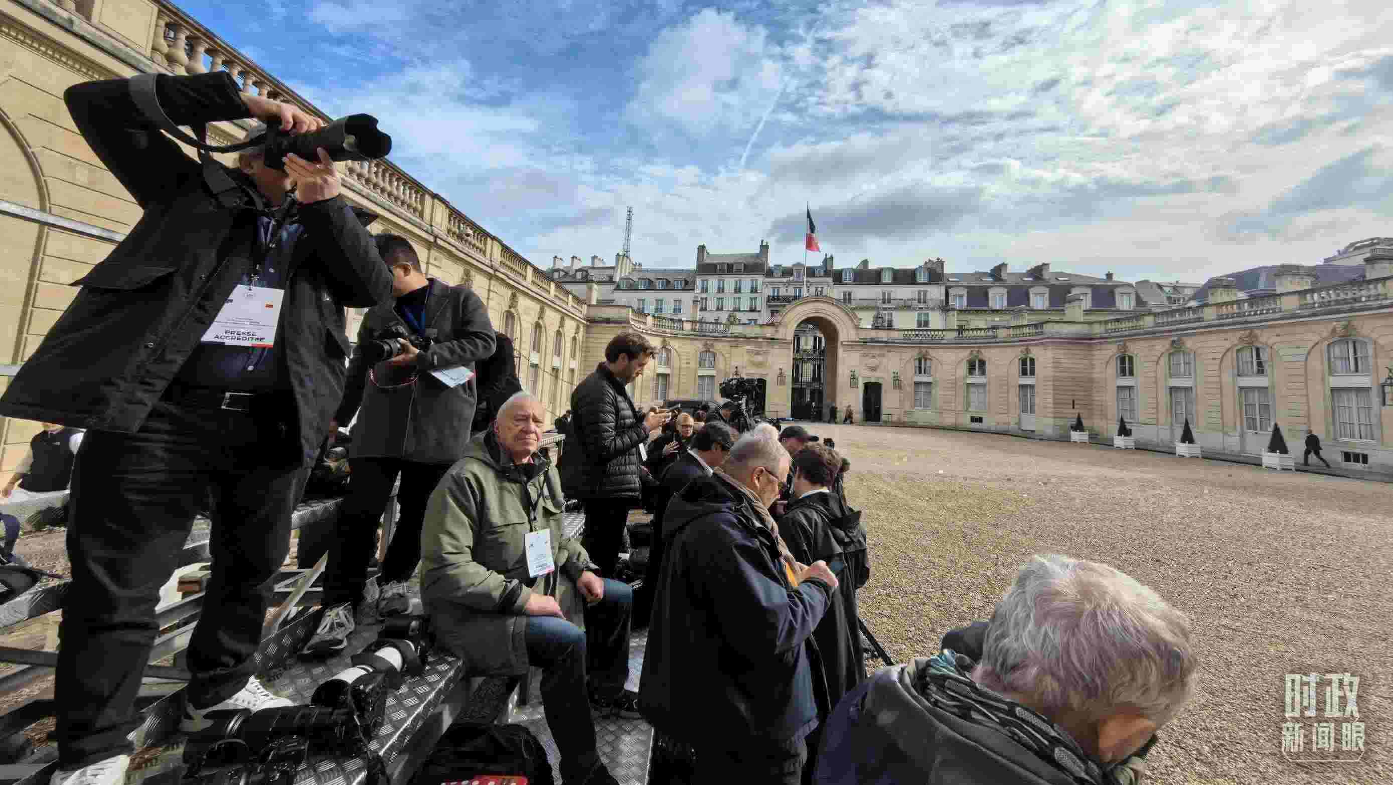 △媒體記者密切關(guān)注當(dāng)天活動。（總臺央視記者陸泓宇拍攝）