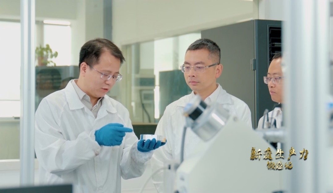 長沙巴斯夫杉杉電池材料研究院，正在進(jìn)行電池材料研究。