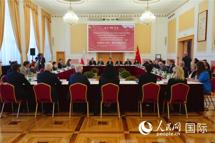 圖為座談會(huì)現(xiàn)場(chǎng)。 人民網(wǎng)記者 李增偉 攝