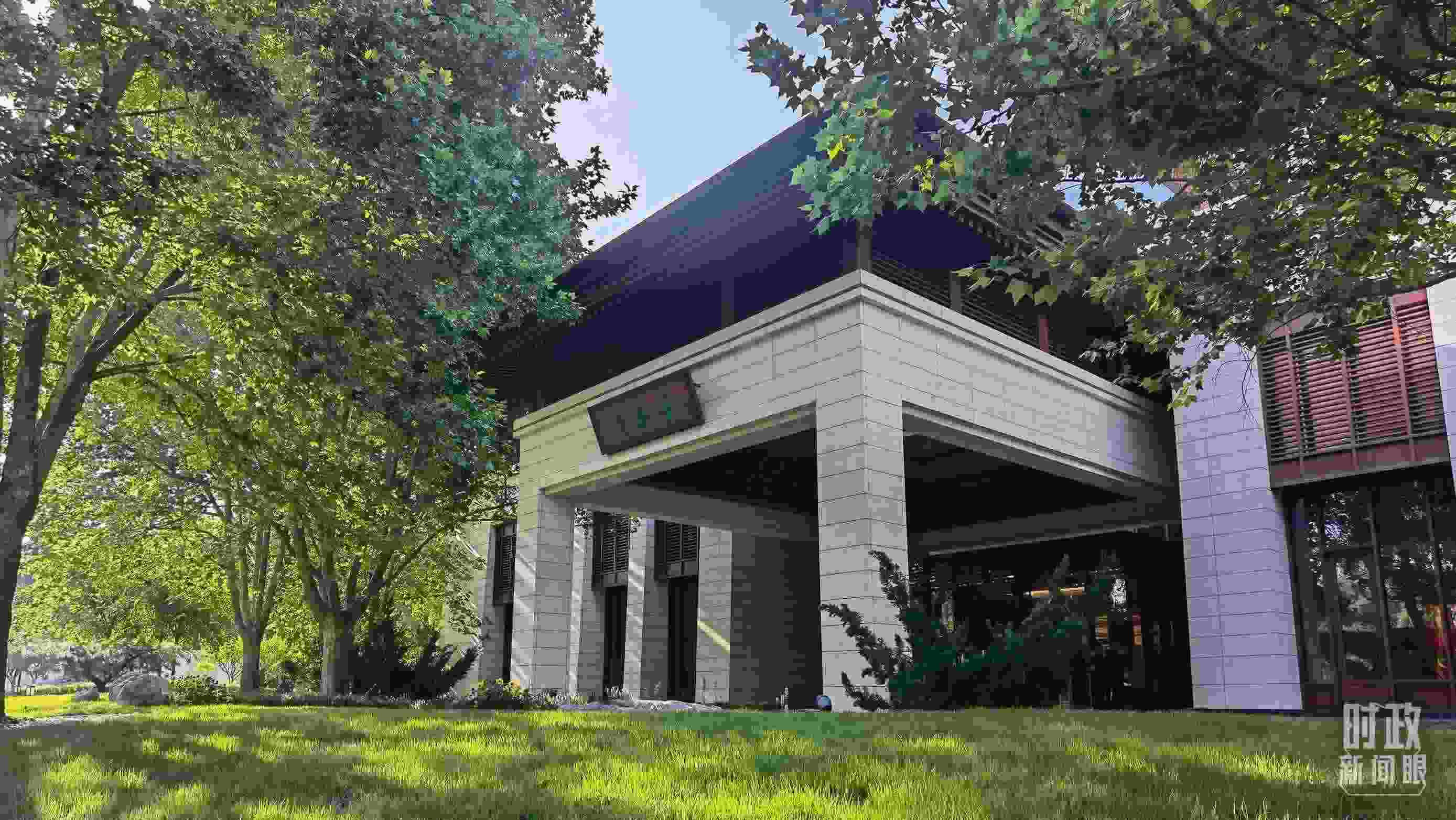 △釣魚(yú)臺(tái)芳華苑。（總臺(tái)央視記者石丞拍攝）