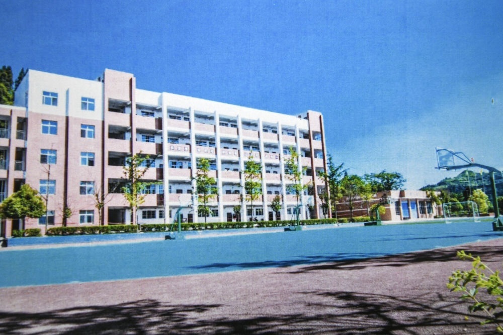 建成之初的之江小學教學樓（資料照片翻拍）。