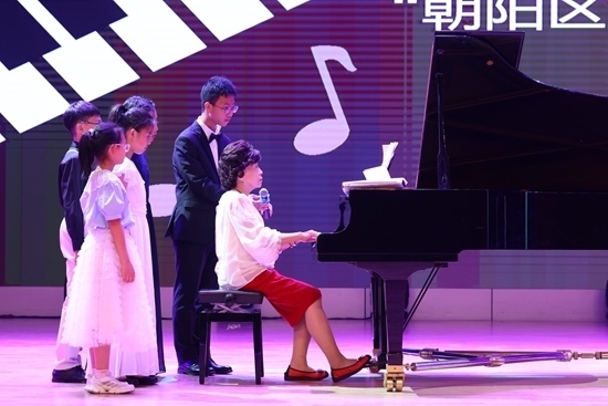 鮑蕙蕎擔(dān)任指導(dǎo)。通過(guò)專(zhuān)家的點(diǎn)評(píng)