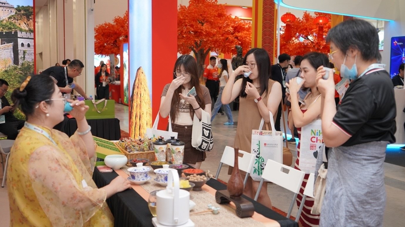 寧夏非遺八寶茶互動(dòng)展示。 吉隆坡中國(guó)文化中心供圖