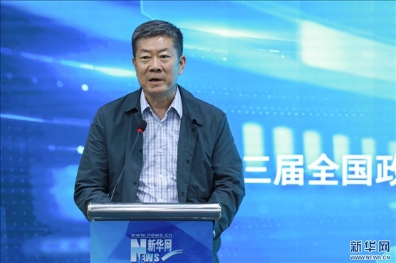 中國版權(quán)協(xié)會理事長、第十三屆全國政協(xié)文化文史和學(xué)習(xí)委員會副主任、新聞出版總署原副署長、國家版權(quán)局原副局長閻曉宏現(xiàn)場致辭