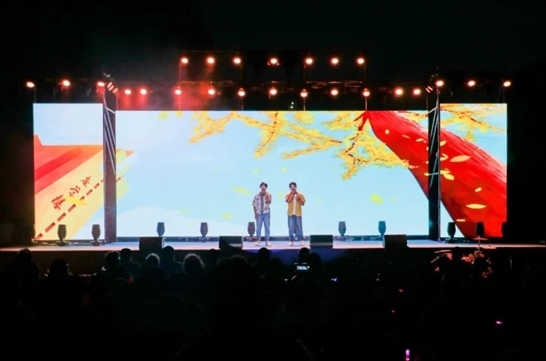 歌曲《啟程》演出現(xiàn)場。供圖：日照職業(yè)技術(shù)學院