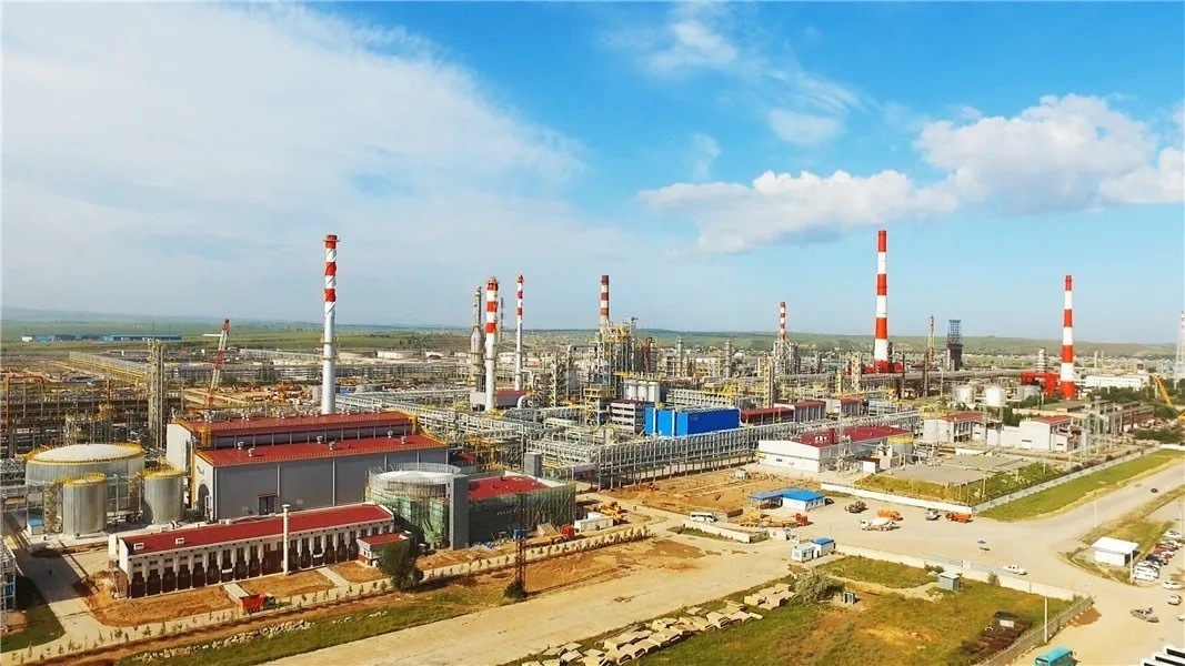 奇姆肯特煉油廠完成現(xiàn)代化改造后全景。（圖源：人民網(wǎng)）