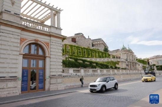 這是7月1日在匈牙利布達(dá)佩斯拍攝的匈牙利作為歐盟輪值主席國舉辦系列活動的場地外景。新華社發(fā)（弗爾季·奧蒂洛攝）