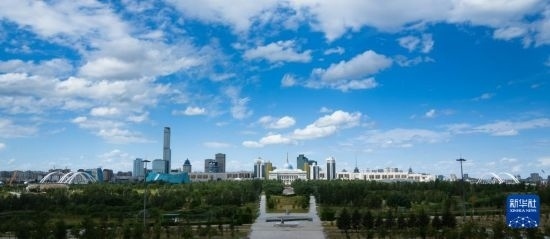 這是7月1日拍攝的哈薩克斯坦首都阿斯塔納的天際線。新華社記者 王建華 攝