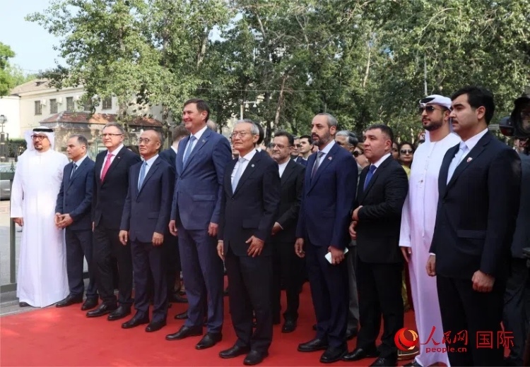 上合組織秘書長及成員國駐華使節(jié)參加活動。人民網(wǎng) 俄布拉依·對山攝