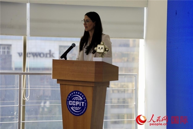 墨西哥外貿(mào)、投資和技術(shù)委員會(huì)總經(jīng)理蘇珊娜·杜克發(fā)表講話。人民網(wǎng) 埃內(nèi)斯托·多明戈斯攝