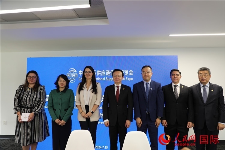 嘉賓合影。人民網(wǎng) 埃內(nèi)斯托·多明戈斯攝