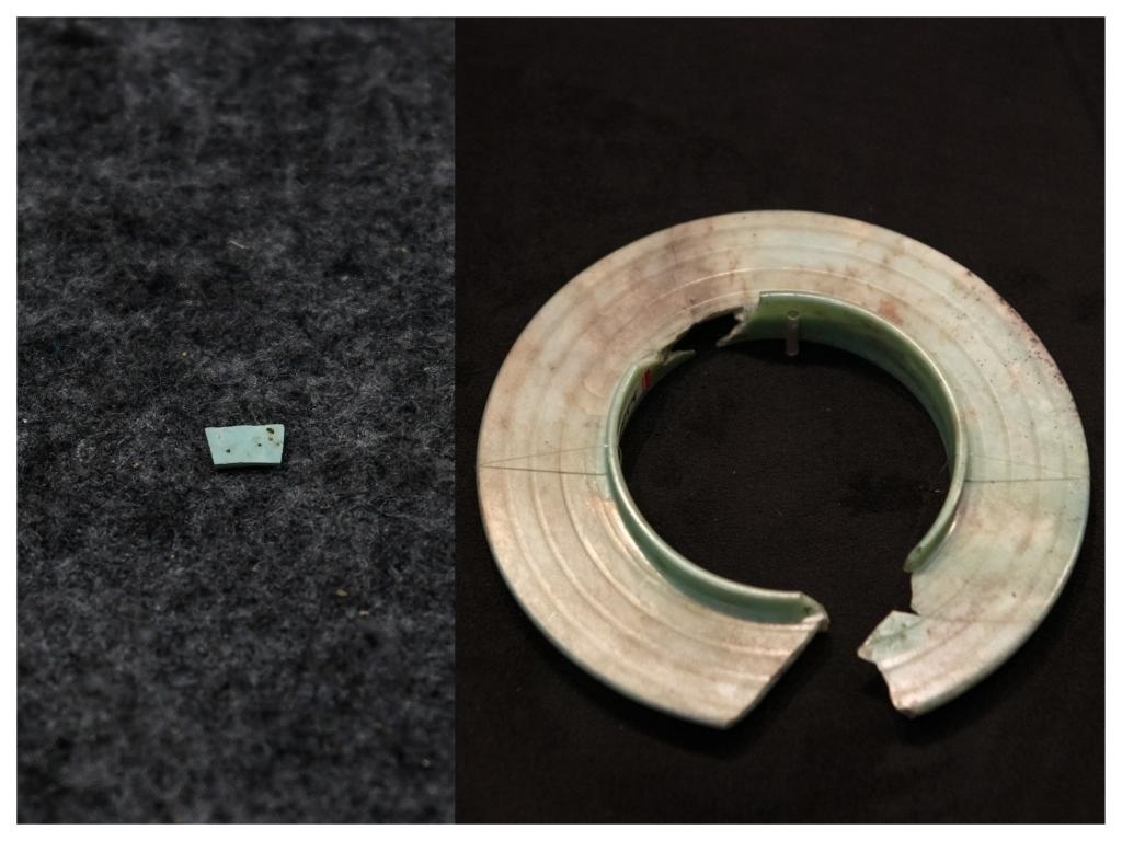 拼版照片：左圖為2024年7月10日拍攝的三星堆遺址出土的綠松石片（新華社記者王曦 攝），右圖為2024年7月21日在三星堆博物館文物保護(hù)與修復(fù)館拍攝的有領(lǐng)玉璧（新華社記者唐文豪 攝）。