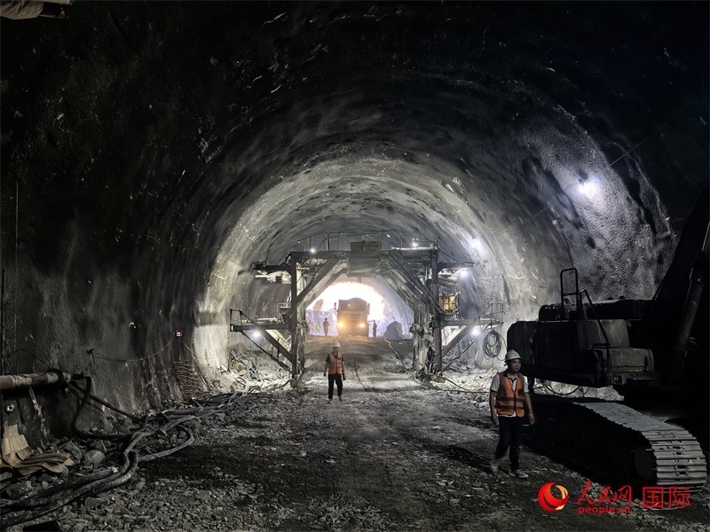 隧道施工現(xiàn)場圖片。人民網(wǎng) 賽義德·邁赫迪攝
