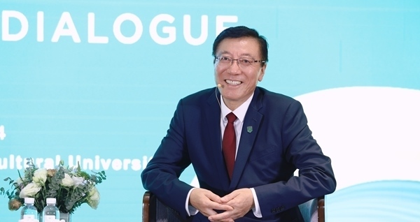 孫其信在2024世界農(nóng)業(yè)科技創(chuàng)新大會(huì)首場(chǎng)大咖對(duì)話上發(fā)言。中國農(nóng)業(yè)大學(xué)供圖