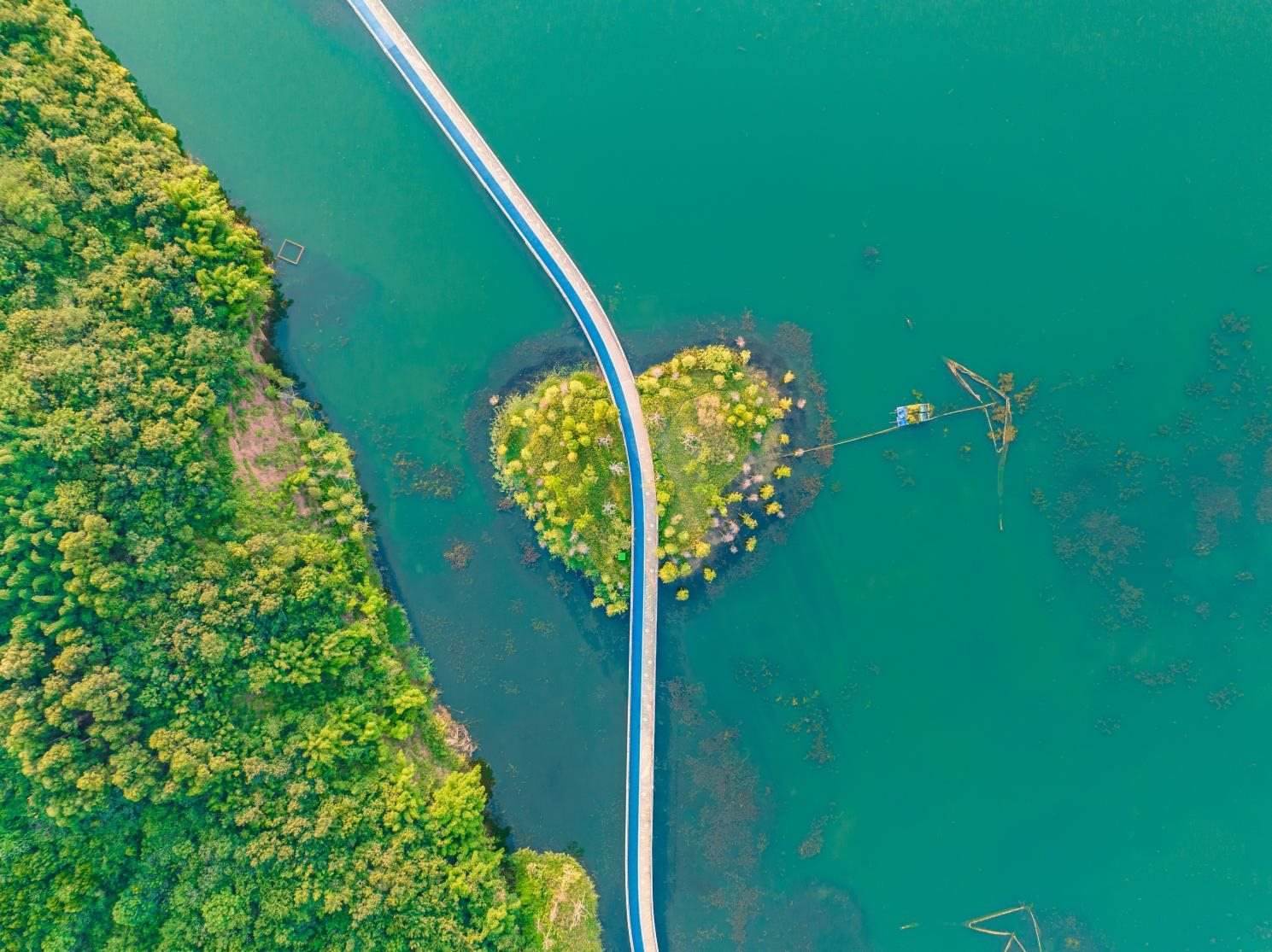 興隆湖棧道。四川天府新區(qū)融媒體中心供圖 攝影：馬驥）