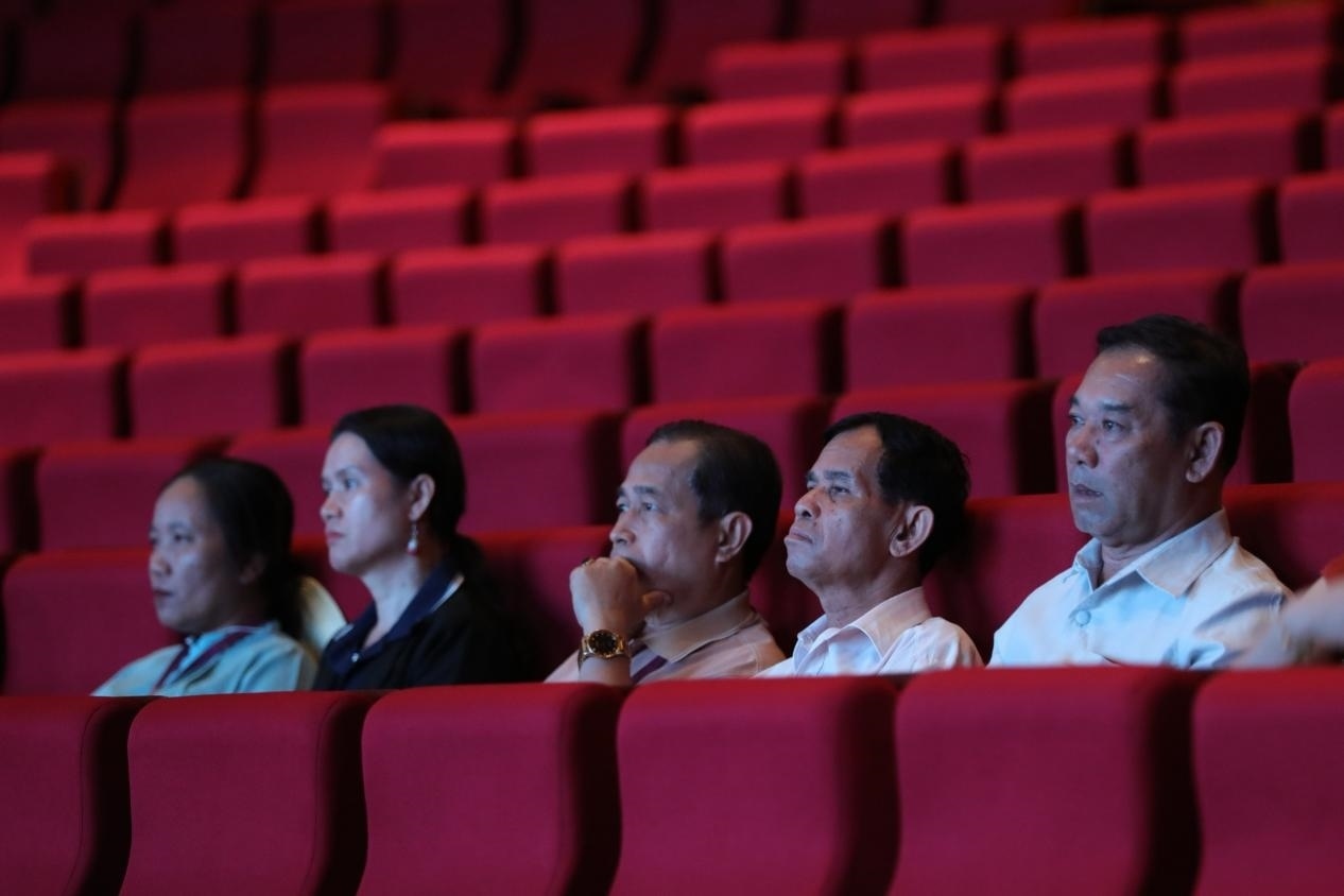 亞洲媒體考察團在觀眾席就座?！吨袊?jīng)濟周刊》記者 肖翊攝