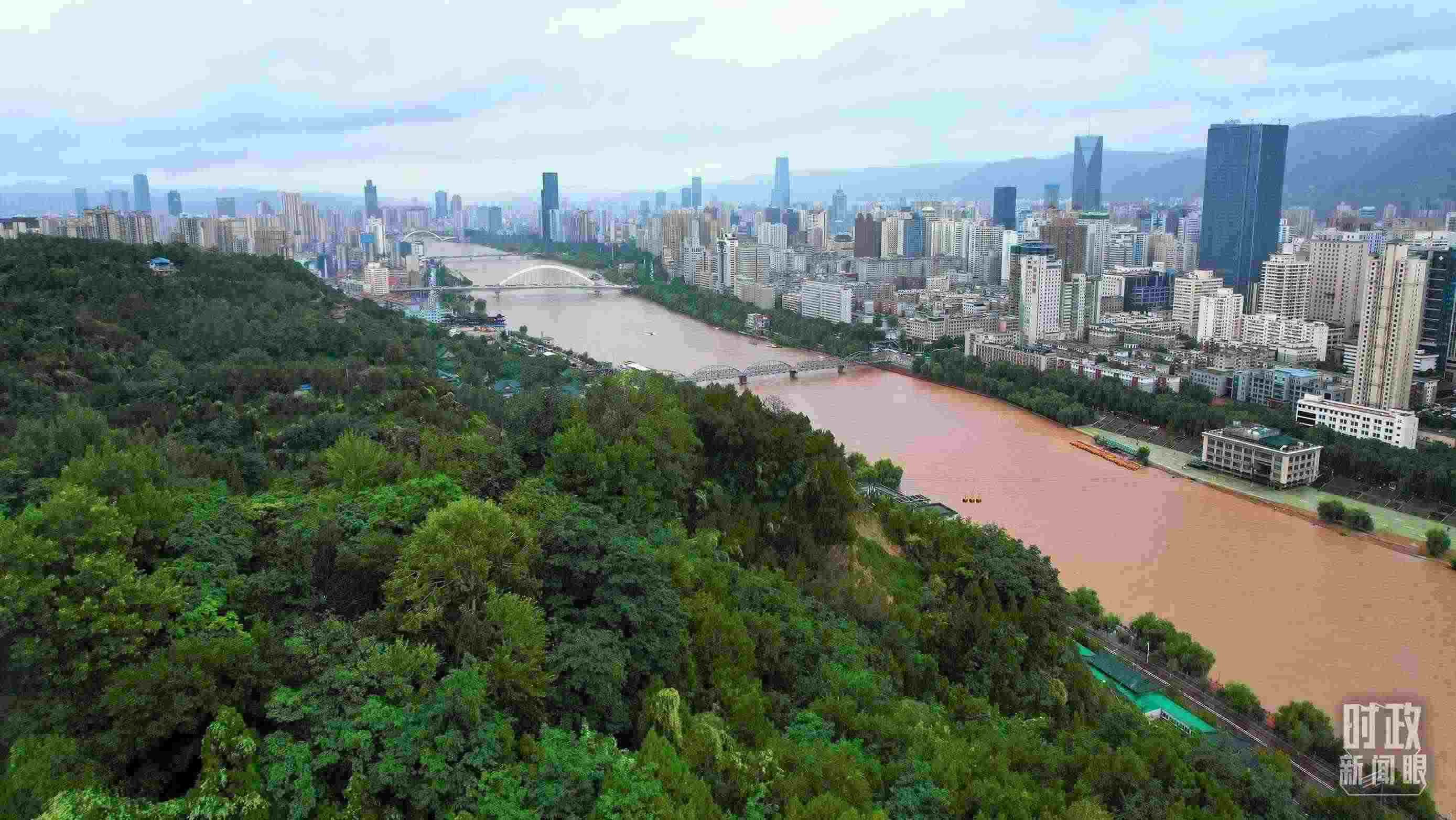 △黃河蘭州段。（總臺(tái)央視記者范凱拍攝）