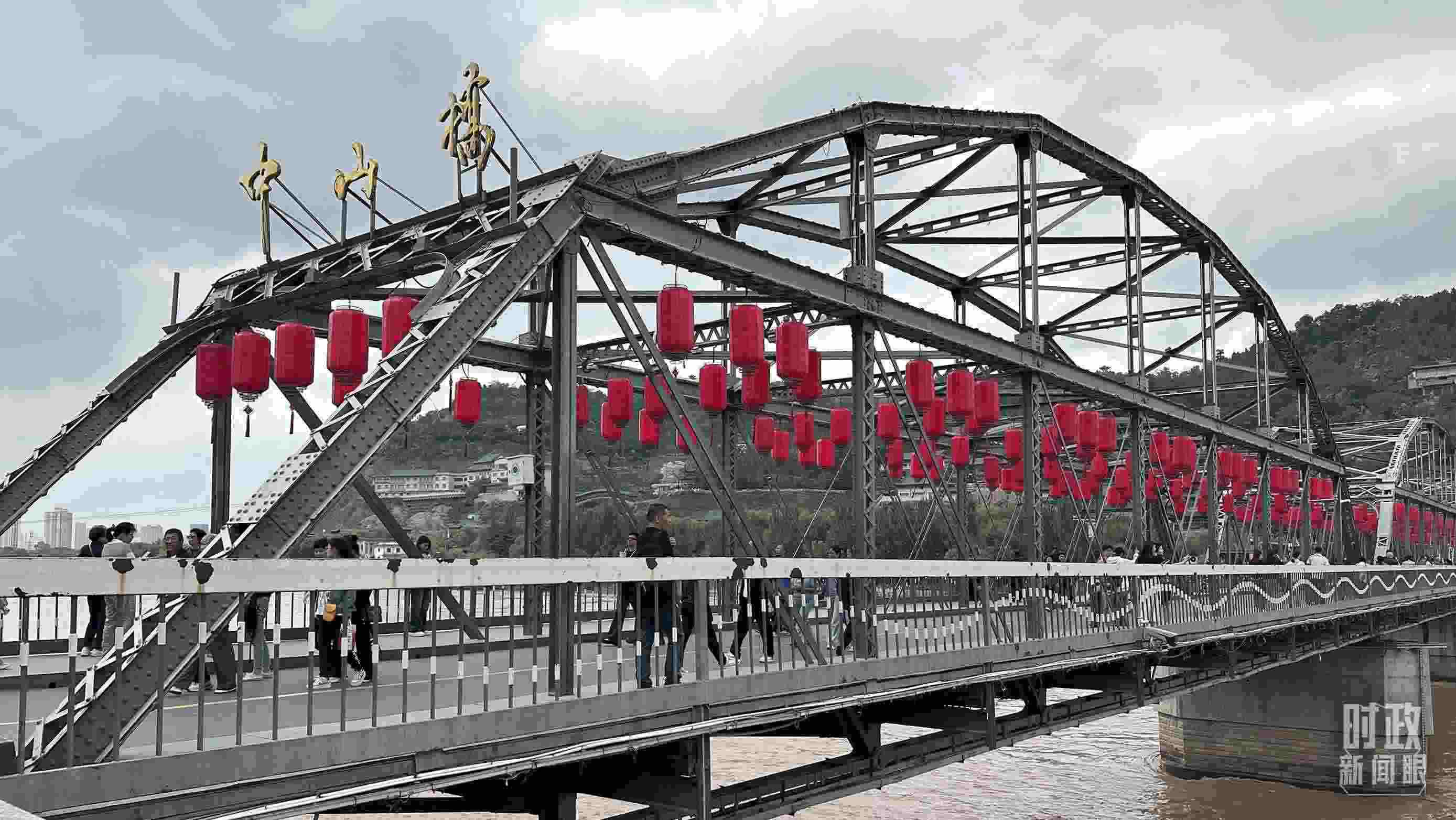 △中山橋。（總臺(tái)央視記者范一鳴、覃思拍攝）