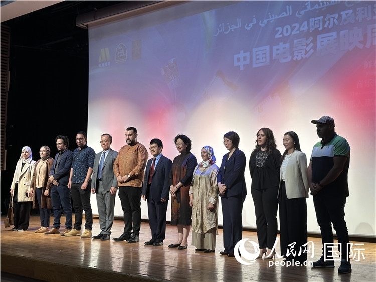 中阿兩國(guó)官員、電影行業(yè)從業(yè)者、媒體代表等出席開(kāi)幕式 郝瑞敏攝