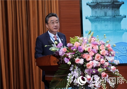 國(guó)—東盟中心秘書(shū)長(zhǎng)史忠俊在“走進(jìn)中華文明——海絲印記 世遺泉州”主題人文交流活動(dòng)中致辭。人民網(wǎng) 王婧攝