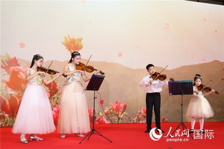 中國(guó)青少年樂器表演。人民網(wǎng)記者任皓宇攝