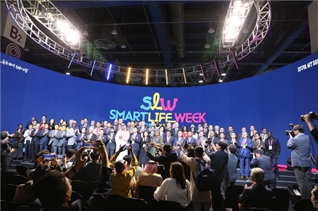 “智慧生活周”博覽會上展出的低空飛行器。人民網記者 莽九晨攝